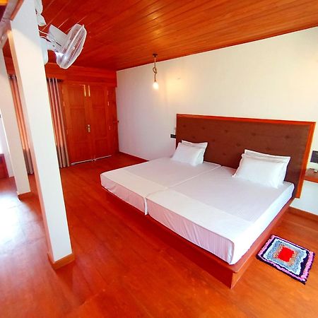 Thusara Guesthouse Mirissa Exterior photo