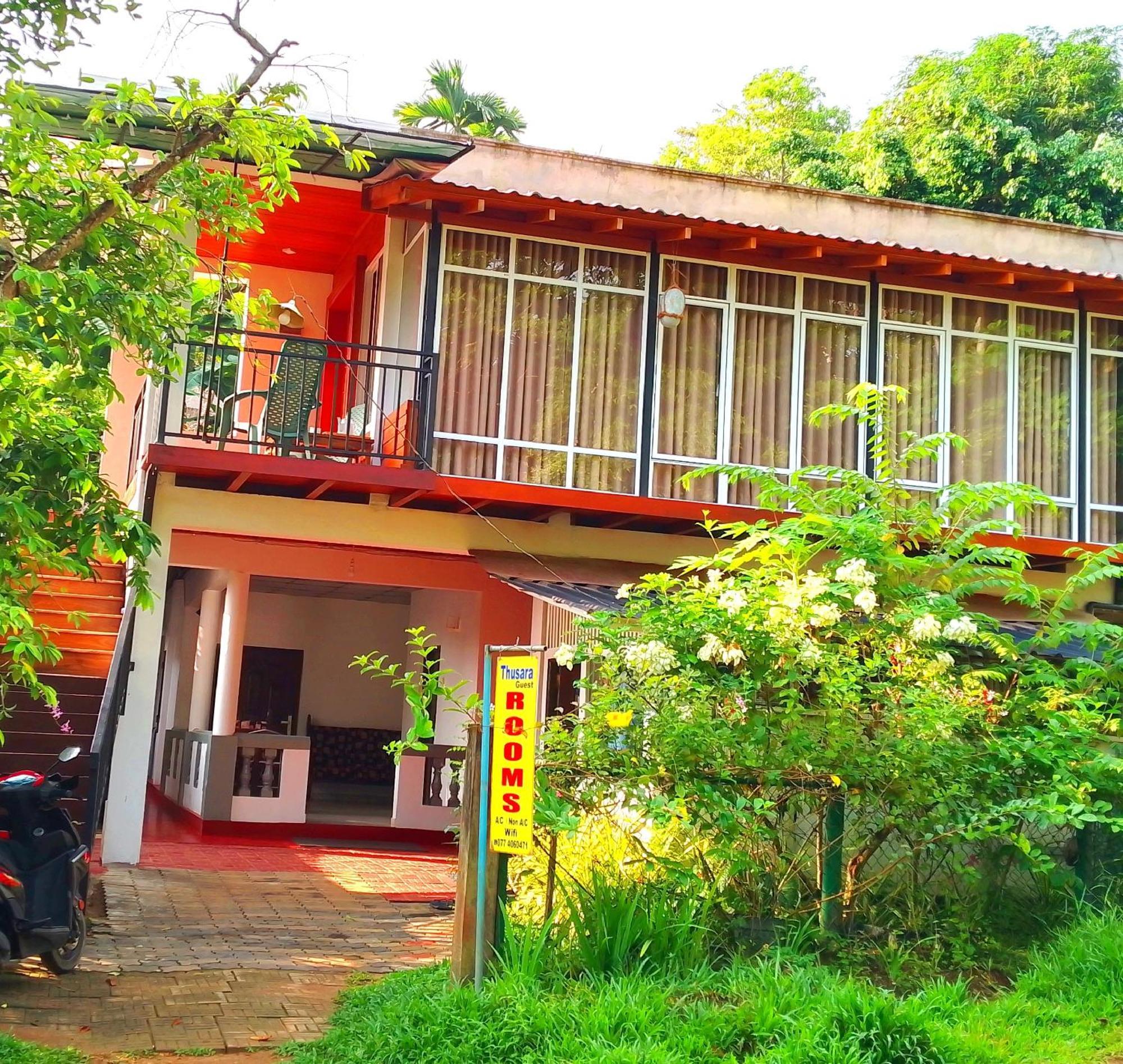 Thusara Guesthouse Mirissa Exterior photo
